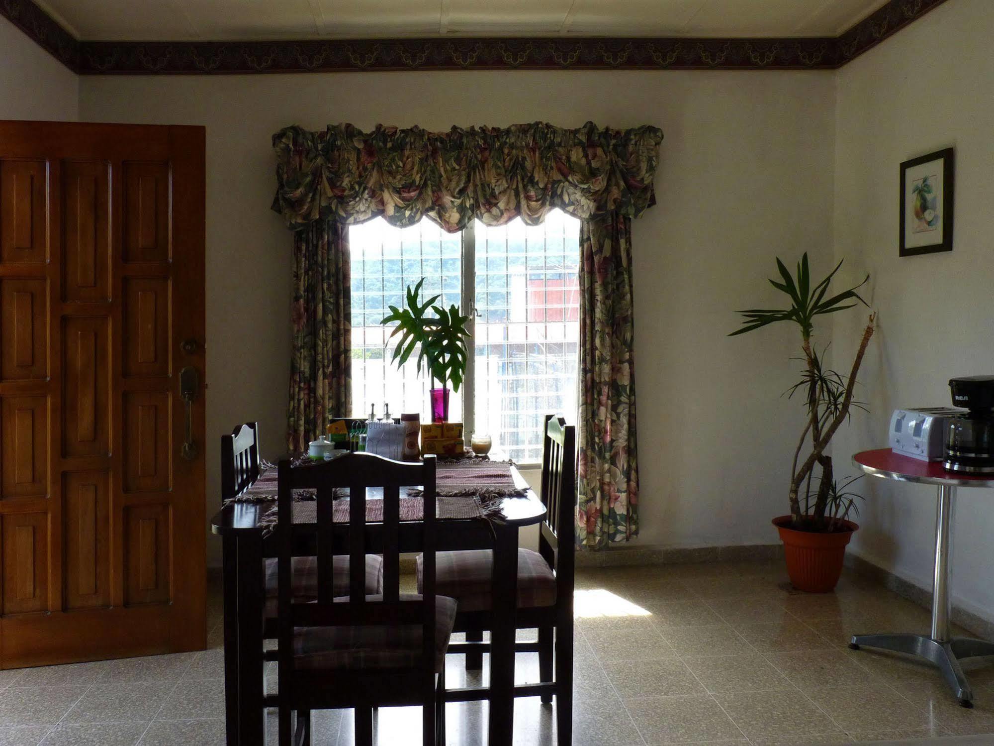 Autana Bed & Breakfast Бокете Экстерьер фото