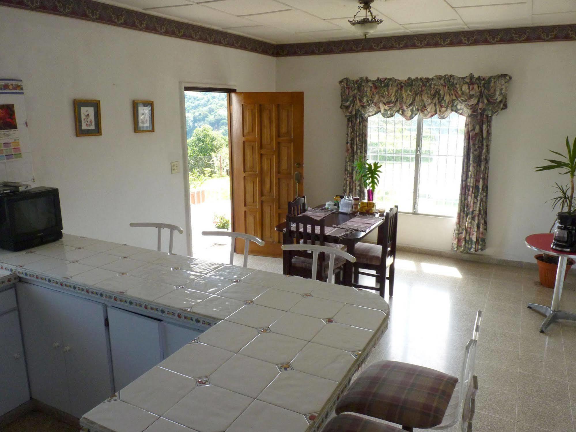 Autana Bed & Breakfast Бокете Экстерьер фото